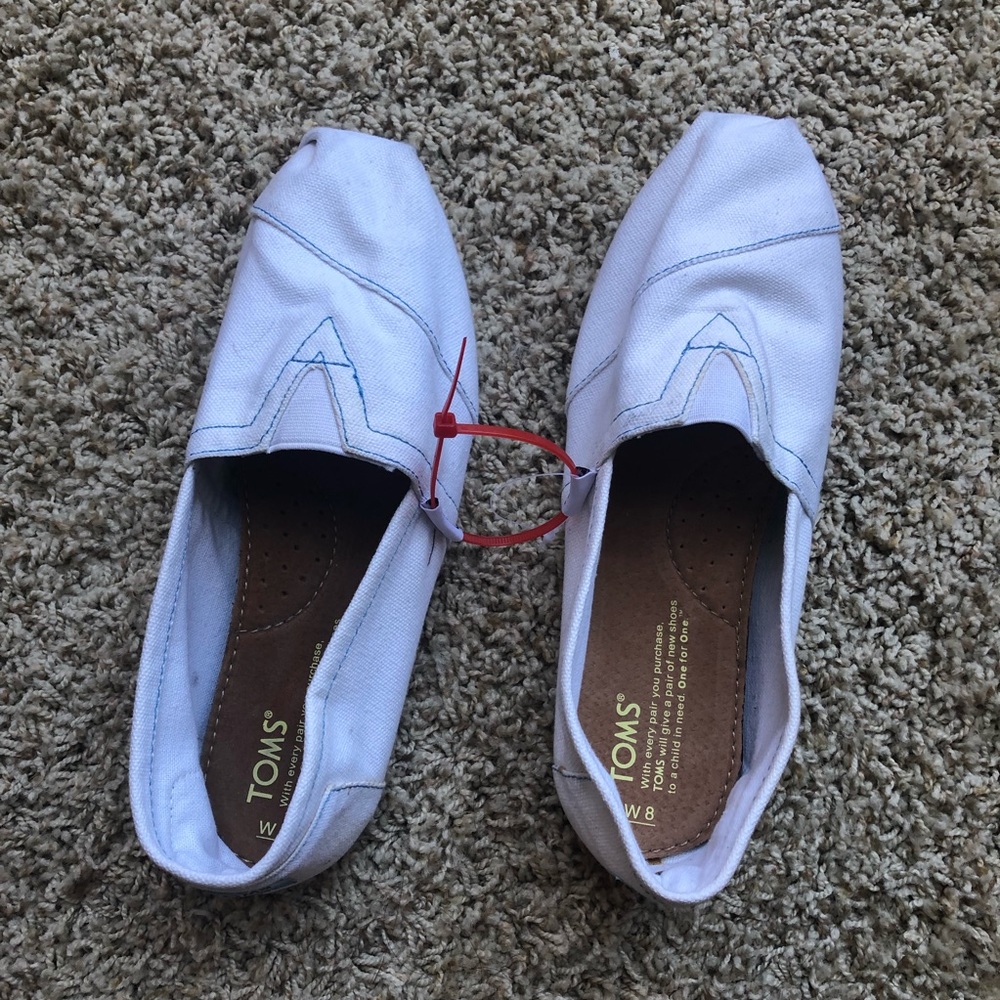 Toms Slip-On White size 8